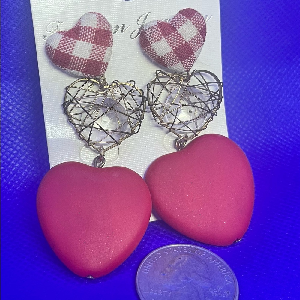 💙🤍❤️Adorable Heart “chandelier” Earrings💙🤍❣️
